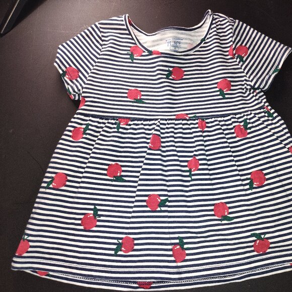 Pre-Owned Children's Place 2-Piece Matching Apples Printed on White & Navy Blue - Picture 2 of 13